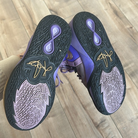 Nike Kyrie Infinity Mid Amethyst Wave Purple Youth Sz 7 - Picture 8 of 9